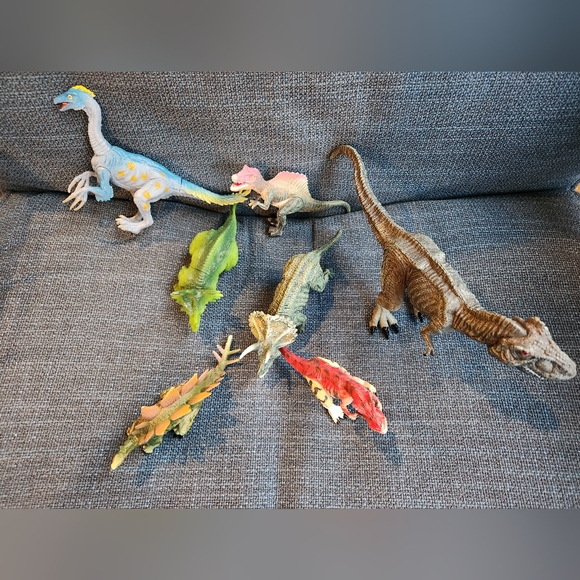 LOT 7 Realistic Poseable Toy Action Figure Dinosaurs 5"-10" (length) - Picture 2 of 4